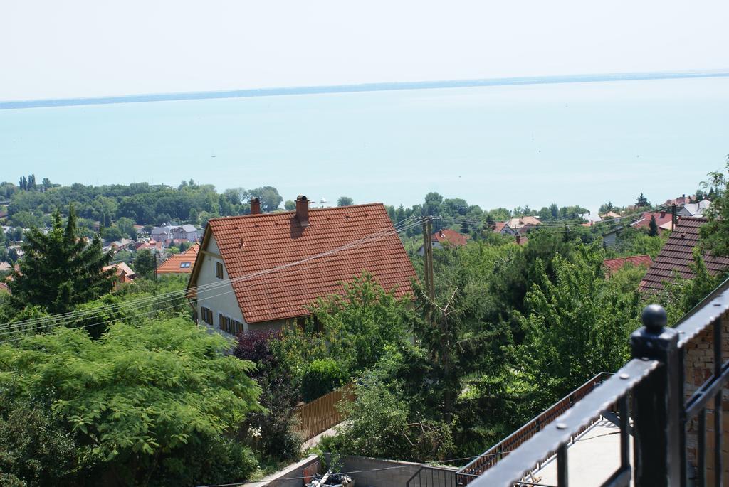 Sargarigo Apartman Haz Ξενοδοχείο Balatonalmádi Εξωτερικό φωτογραφία